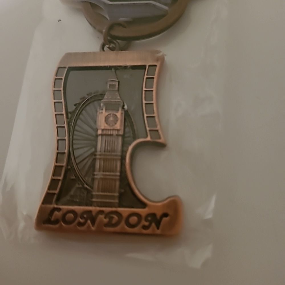 London Keychain  - Picture 3 of 3
